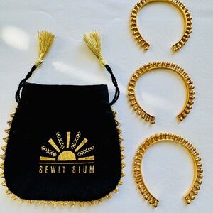 Gold bangle bracelets - set of three - Unworn